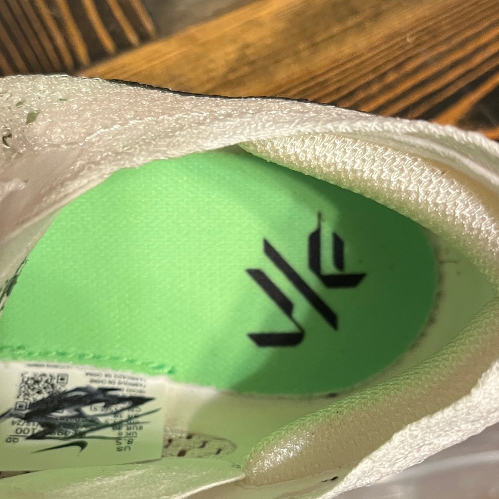 Nike Women's ZoomX Vaporfly 3 Running White/Bright Crimson - Picture 7 of 16